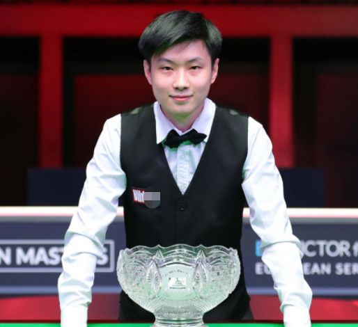 现出更加优 现出更加优